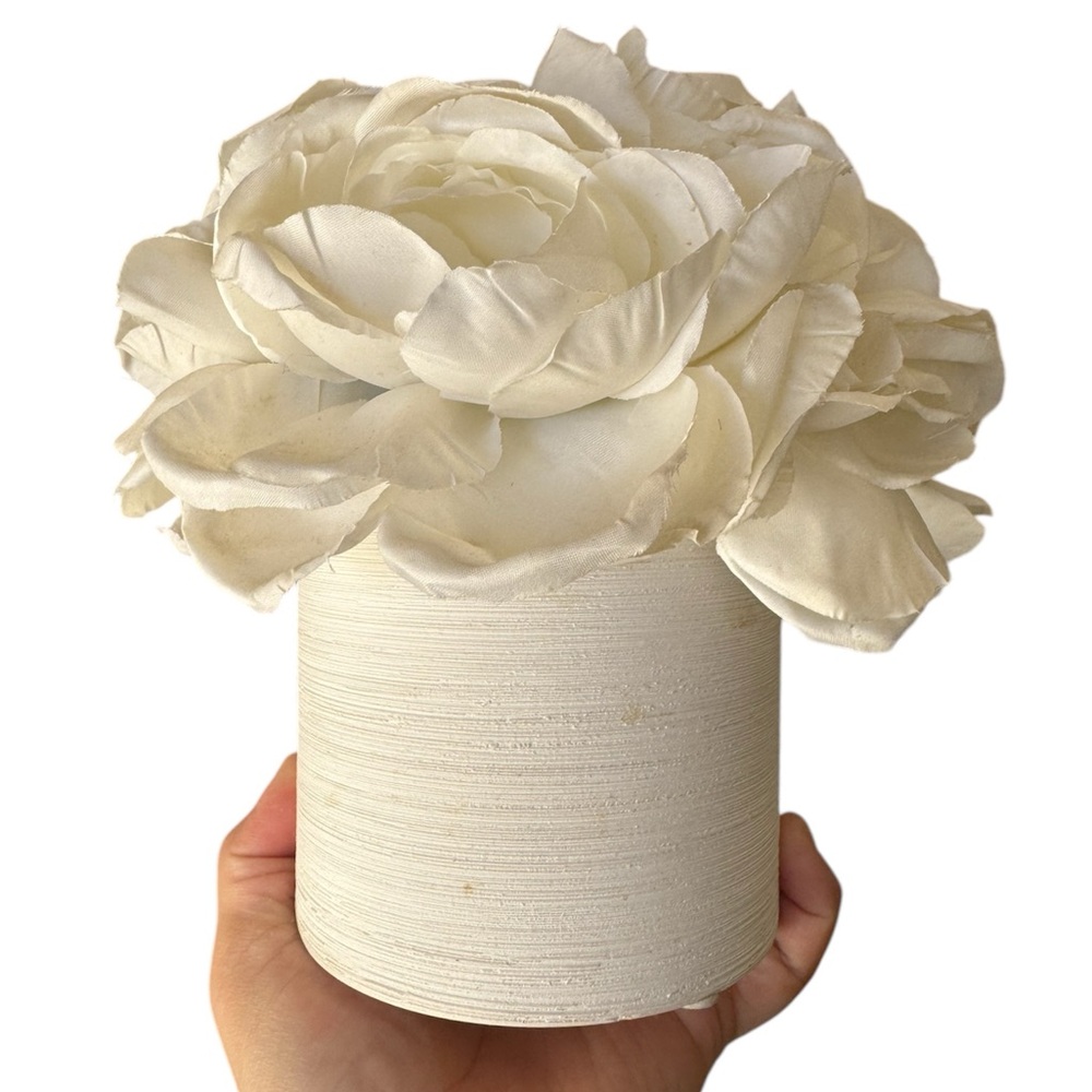 Faux Elegant off White Floral Arrangement